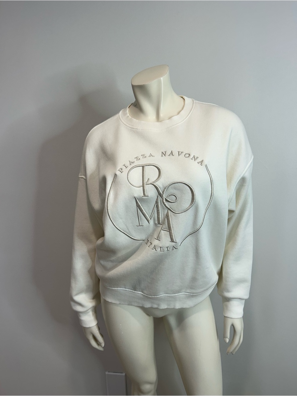Gorgeous Ivory ROMA Crewneck Sweater with Embroidered Logo❤️L-XL